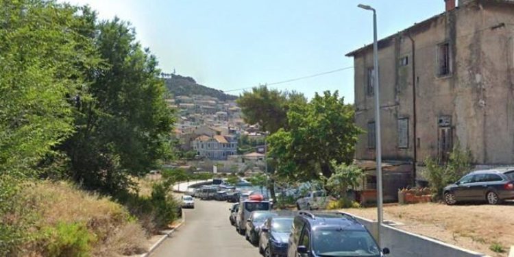 ‘Nikada nije bilo problema, sve do sada’; Uvodi se red na Banju. Ovdje više ne ostavljajte auto jer vas očekuje kazna!