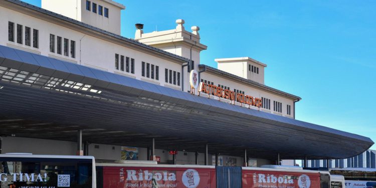Niste uspjeli proći do dubrovačkog autobusnog kolodvora: evo uputa kako do autobusa, paketomata,…
