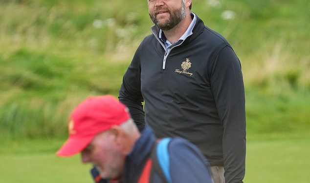 Noćna mora JD Vance na golf terenu Donalda Trumpa: Potpredsjednik SAD -a ismijavao se nakon što je počinio vrhunski grijeh tijekom odmora u Velikoj Britaniji