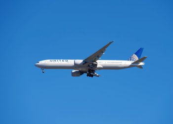 Novo snimanje otkriva dramatičan trenutak United leta s 200 ljudi na brodu, trpi kvar motora