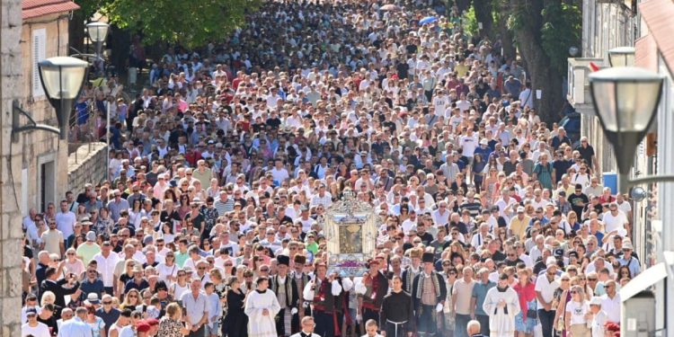 Obavijest sinjskim ugostiteljima: Poštivanje mira tijekom Misa i procesije sa slikom Čudotvorne Gospe Sinjske