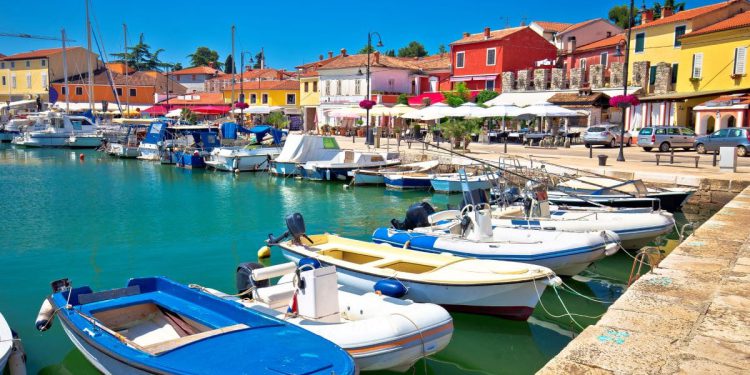 Objavljen popis od 2530 brodica i jahti za koje je evidentiran nepodmireni dug za 2023. i 2024. godinu