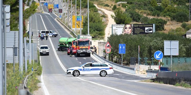 Objavljeni detalji tragične nesreće u kojoj je poginuo muškarac: uhićen vozač teretnog vozila