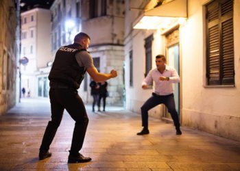 Od kud zaštitarima po jadranskim klubovima pravo da premlaćuju Slovence i druge turiste?