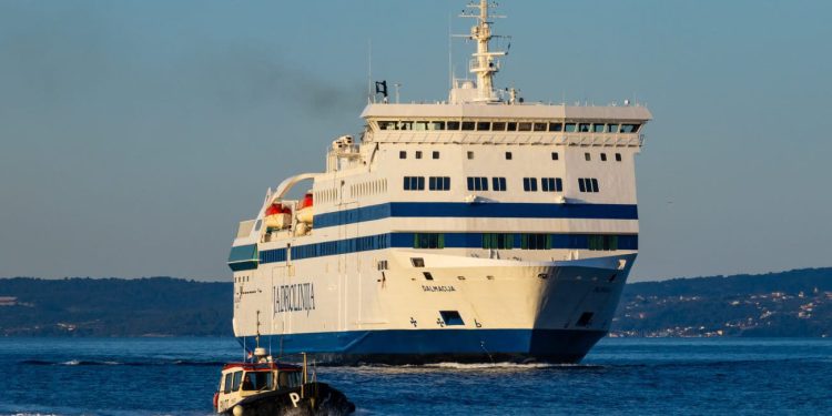 Od petka novi termini trajekta na liniji Split – Supetar