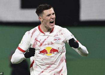 Otkriven je presuda šefa United Transfer Chief -a na 70 milijuna funti Benjamin Sesko – dok se Red Devils bori protiv Newcastlea za zvijezdu RB Leipzig nakon što je odlučio protiv nastavka potjere za Ollie Watkins