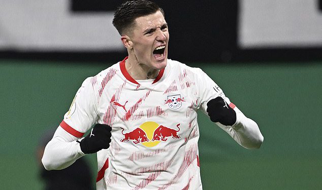 Otkriven je presuda šefa United Transfer Chief -a na 70 milijuna funti Benjamin Sesko – dok se Red Devils bori protiv Newcastlea za zvijezdu RB Leipzig nakon što je odlučio protiv nastavka potjere za Ollie Watkins