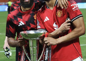 Otkriveno: Kako je Man United ovog ljeta uspio potrošiti 214 milijuna funti nalik Benjaminu Seskom, Matheusu Cunha i Bryanu Mbeumou – a oni nisu gotovi