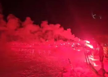 PONOS I FEŠTA U DALMACIJI Bakljada i vatromet u Podgori povodom 30. godišnjice Oluje