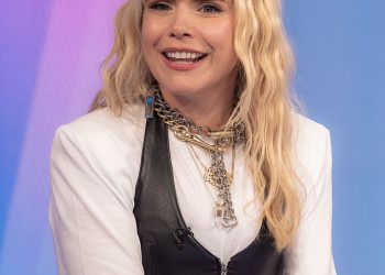 Paloma Faith pokazuje svoju podršku Anne-Marie nakon što se pjevačica hrabro otvara o bitki za post-natalnu depresiju nakon rođenja svog drugog djeteta