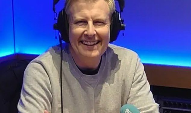 Patrick Kielty pukne se šali dok razbija svoju tišinu nakon šoka razdvojenog od Cat Deeley i ulazi u kuću ‘razvoda’ dok se prvi put vraća u svoju radio emisiju