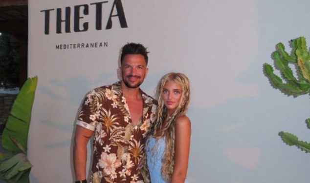 Peter Andre stoji uz kćer Princess zajedno s šiljastim postom o ‘Velikim obiteljskim vremenima’ usred njenog ‘rift’ s mamom Katie Price