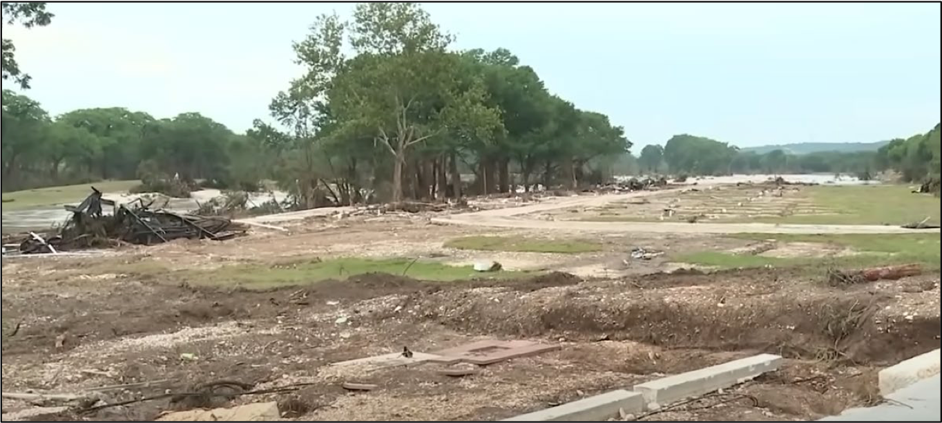Fotografija pokazuje kako su poplavne vode pretvorile odmaralište u 'neplodnu pustoš', navodi se u tužbi