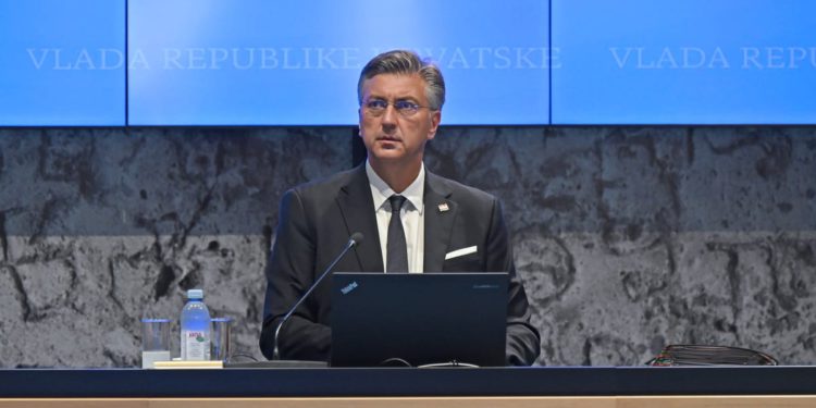Plenković tvrdi da je sezona bila uspješna: “Skočili dolasci, noćenja, a i prihodi od turizma