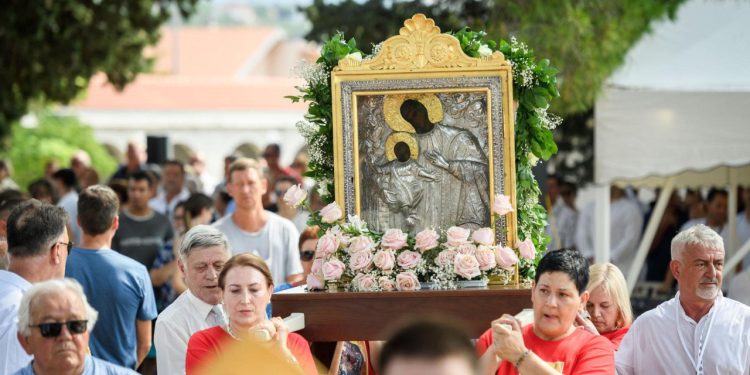 Pogledajte kako se slavi Velika Gospa u Vrpolju: Kraljici Hrvata došli se pokloniti brojni vjernici iz cijele Hrvatske