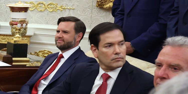 ‘Pogledajte koliko glatkije stvari idu’: Korisnici društvenih medija svi govore istu stvar o Vanceovoj tišini tijekom razgovora o Zelenskom