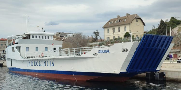 Pokvarila se rampa na trajektu u Šibeniku