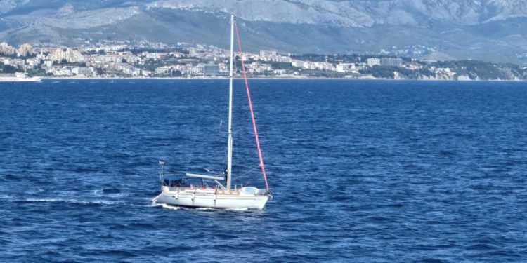 Poljaku misteriozno nestala jedrilica na Pelješcu, pronađena 30 milja dalje