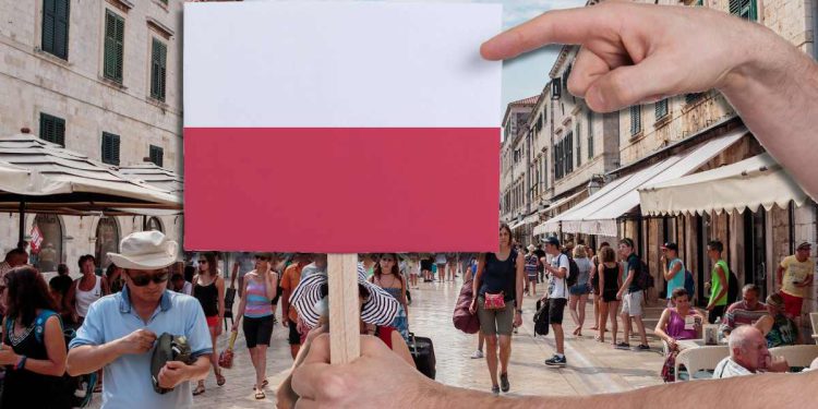 Poljska ambasada u Zagrebu uputila upozorenje svojim sugrađanima koji planiraju odmor u Hrvatskoj”.