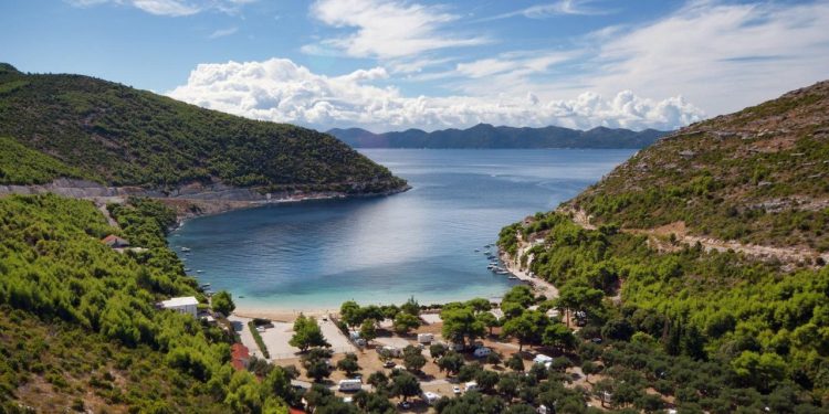 Popularni poljski portal izabrao pet najljepših plaža u Hrvatskoj, među njima je i jedna s krajnjeg juga