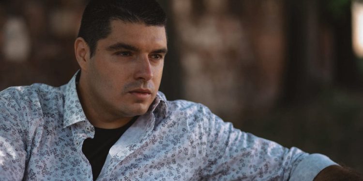 Poznati pisac Stefan Simić gostuje u ponedjeljak u splitskom Ghetto klubu