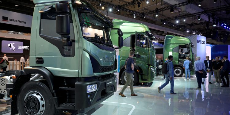 Poznati proizvođač kamiona prodaje poslovanje indijskom divu