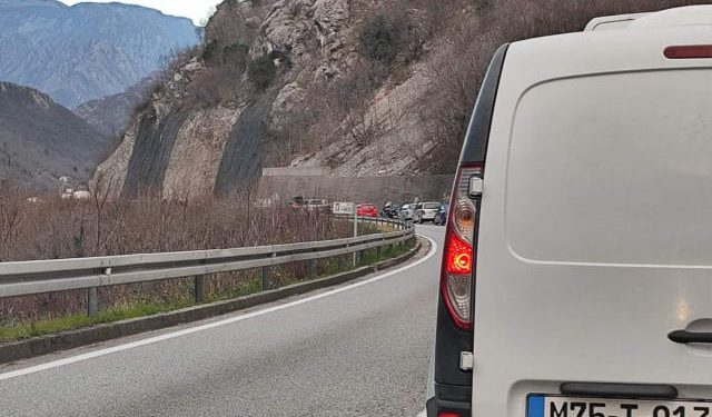 Prometne gužve u Jablanici, stvorile se velike kolone