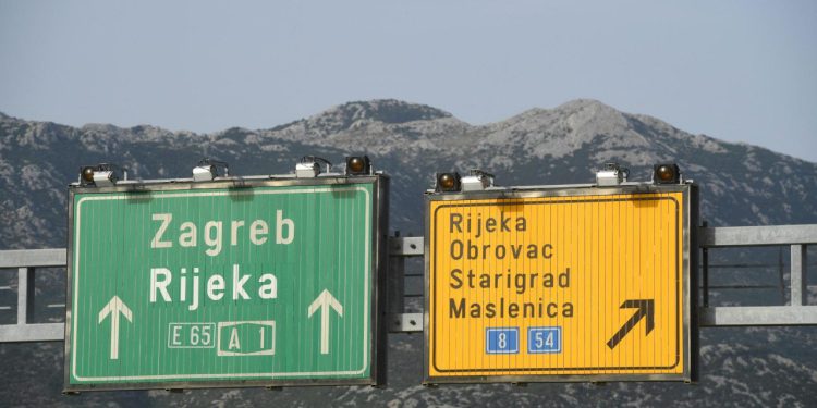Prometne nesreće na autocesti A1 kod odmorišta Jasenice, te između čvora Benkovac i čvora Zadar