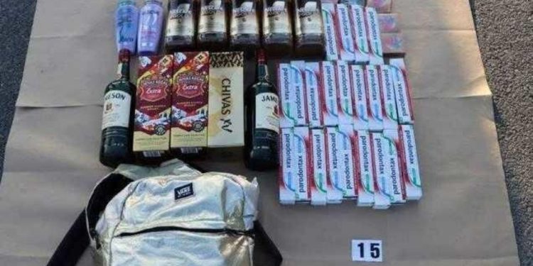 Provalnici iz Maslenice pali s ukradenim cigaretama i alkoholom, policija ih zatekla s alatom i plijenom!