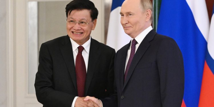 Putin dobiti par slonova – RT Rusija i bivši Sovjetski Savez