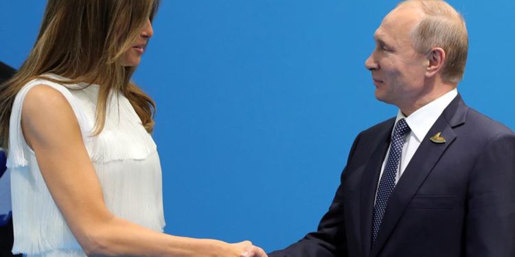 Putin ‘odmah’ pročitao pismo Melanije Trumpa ispred delegacija na samitu Aljaske, izvještajne tvrdnje