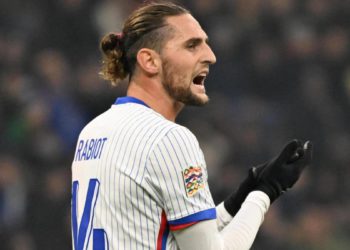 Raksit, Pozadina: Dvostruka svađa s Roweom. Ali verzije se ne podudaraju