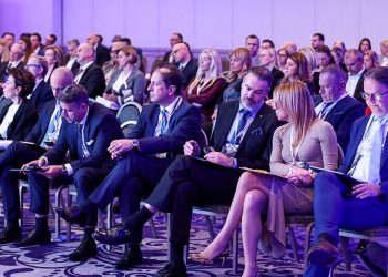 Rast investicijskih kredita poduzećima premašio 10%