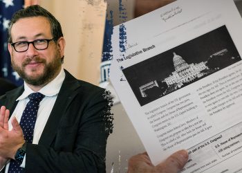 Ravnatelj USCIS -a naziva testom naturalizacije “previše lagano”, želi remont