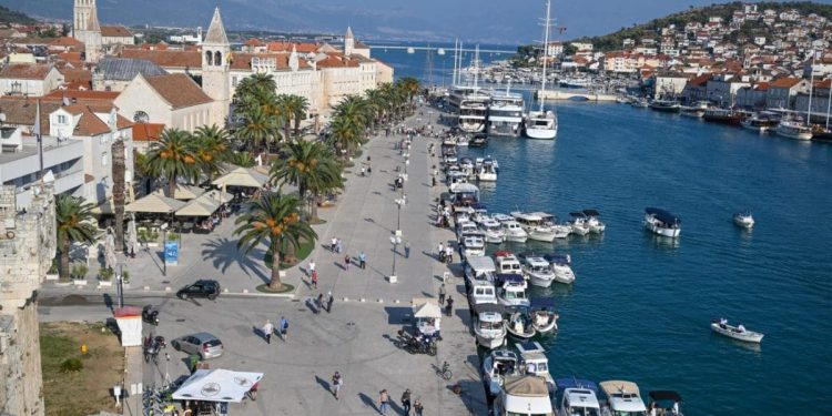 Ribarska fešta i koncert Fortis benda večeras u Mastrinci