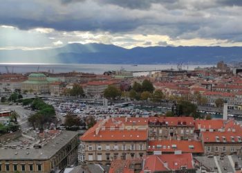Crveno upozorenje za riječko područje – moguće jako jugo s olujnim udarima!