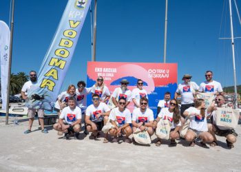 Ronioci očistili podmorje nakon spektakla Trag u beskraju: stigla je i Janica Kostelić, no nije skrivala s kime je