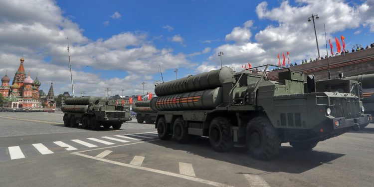 Ruski made S-400 sustav ‘GameChanger’-šef indijske zrakoplovne snage-RT Indija