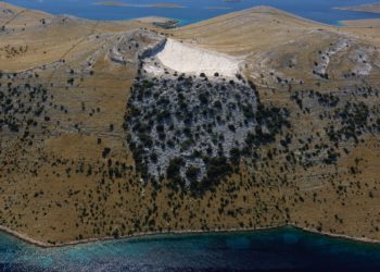 S kornatskog otoka otkinut je vrh