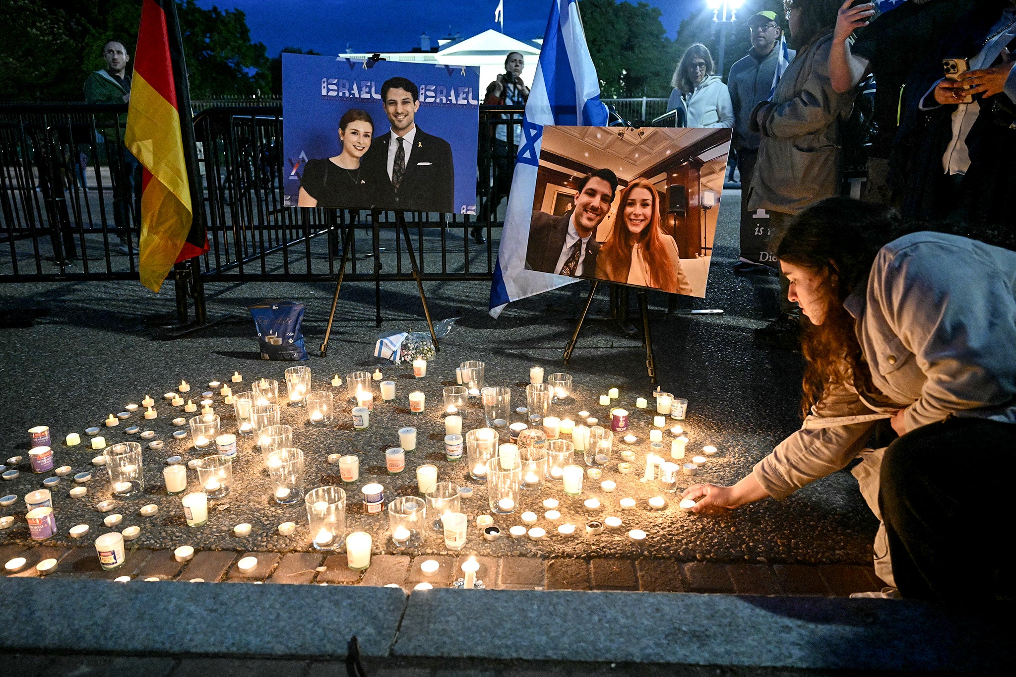 Lischinsky, 30-godišnji diplomata, bio je samo nekoliko dana od predlaganja 26-godišnjem Milgrimu, kolegi u veleposlanstvu koji je odrastao u Kansasu, prije ubojstava.