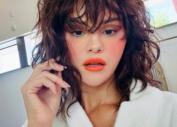 Selena Gomez “nije razgovarala s” pažnjom tražeći “Pals Nicola Peltz i Brooklyn Beckham u mjesecima i propustila obnovu njihovog zavjeta nakon što je okrenula leđa na” diva “par:” Obloge više ne postoji! “