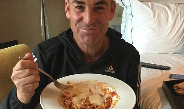 Sin Shanea Warnea otkriva da je Cheeky Restoran pomaknuo legendu o kriketu – i svaka Aussie želi da to mogu učiniti