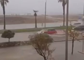 Širi se stravična i opasna ‘kišna bomba’: Meteorološki fenomen već je uzeo stotine života