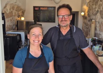 Slobodna Dalmacija – Antun i Grace prodali sve što imaju u Americi i otvorili kafić na Hvaru. Cijenama šokirali domaće: ‘Bez uvrede, ali…’