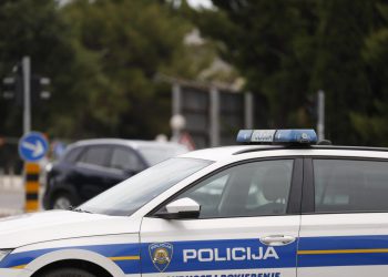 Slobodna Dalmacija – Doznali smo uzrok požara kod Splita, policija je uhitila muškarca: ‘Brusilicom je rezao metalne cijevi…’