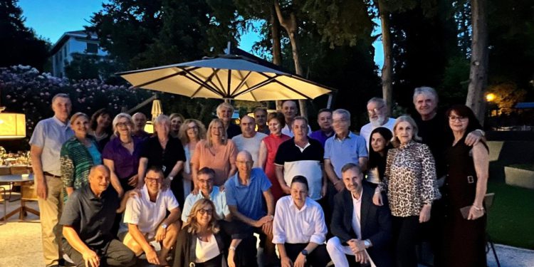 Slobodna Dalmacija – FOTO Fešta Splićanki i Splićana u ‘najboljim godinama’: ova generacija iznjedrila je inženjere, profesore, hitmejkere…