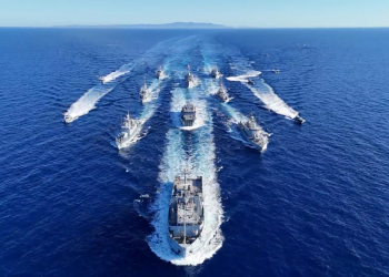 Slobodna Dalmacija – FOTO Spektakl u Bračkom kanalu! Pogledajte veličanstveni mimoplov hrvatskih ratnih brodova u splitskom akvatoriju