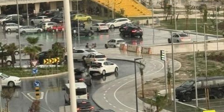 Slobodna Dalmacija – FOTO Splićane iznenadio pljusak, pogledajte prometni kolaps na Žnjanu. Čitatelj je sve snimio…