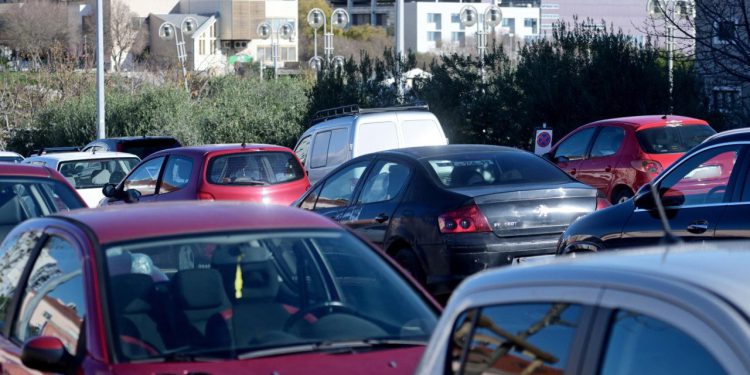 Slobodna Dalmacija – FOTO Žalite se na turiste? Pogledajte ovu ludoriju domaćih: ‘Otac mi bolestan, a on ga blokirao! Još mu oštetio auto…’