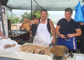 Slobodna Dalmacija – I u vrgoračkom kraju slavi se ‘ljetni Božić ‘! Doznajemo cijenu janjetine i kozletine: ‘Navisili smo ih 90 komada‘